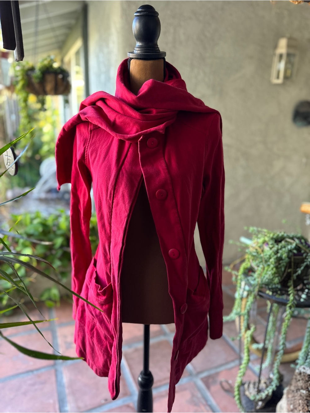 Womenโs Red Button-Front Jacket with Scarf